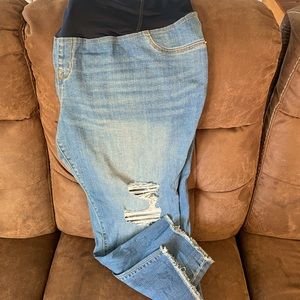 Size 18W maternity pants. Over the belly